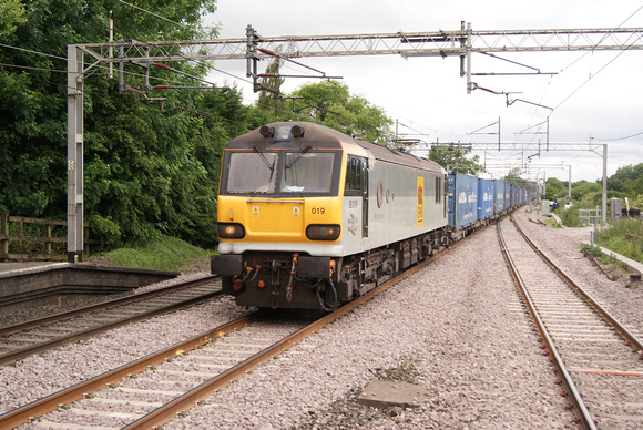 92019 on a Liverpool Garston to Crewe containers. Acton Bridge. 18.06.14