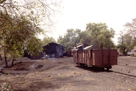 Goods rolling stock at Dholpur