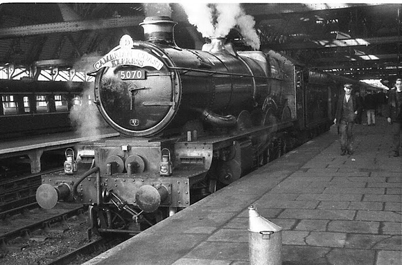 Castle Class 5070 on the up Cambrian Coast Express at Shrewsbury 1961