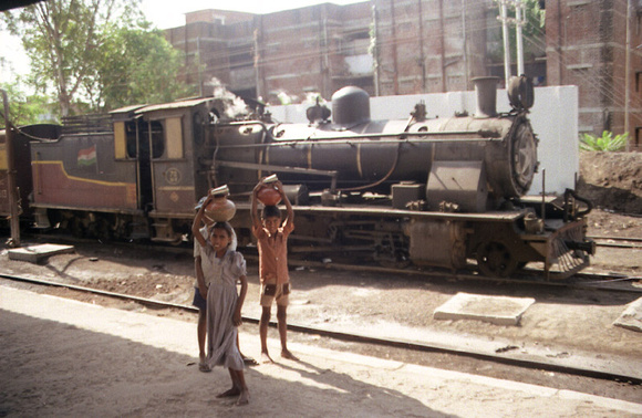Water sellers at Vishvamitri