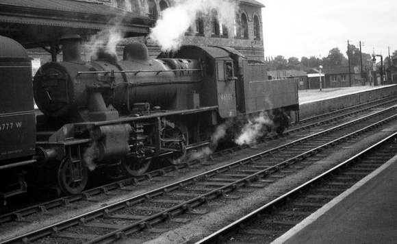 'Micky Mouse' Ivatt 2MT 2-6-0 46509 at Oswestry on Llanfylin branch train