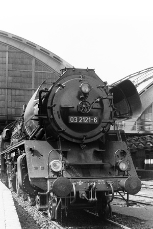 BR03 pacific 03.2121 at Berlin Ostbahnhof