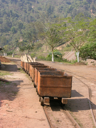 Tubs with pit prop load at Tipong