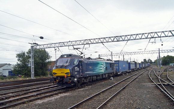 880007 enters Carlisle, northbound, on 15/09/189