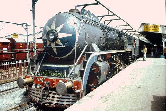 Sparkling WR 7656 at Agra Idgah on the Taj Express.1980