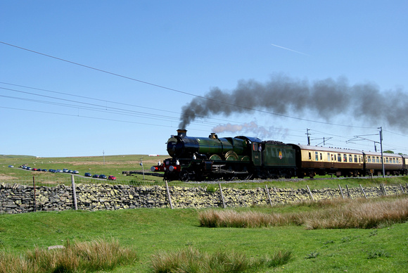 'Castle' 4-6-0 5043 'Earl of Mount Edgcumbe' at Shap Wells 26/05/12