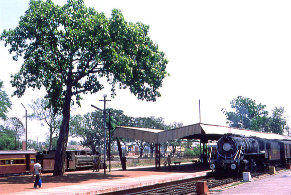 Ranchi station with CC class 4-6-2 on the narrow gauge and WG 2-8-2 on the passenger to Hatia